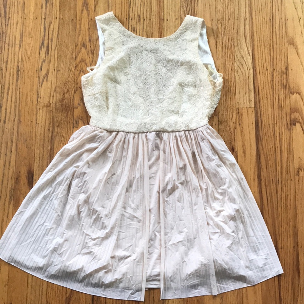 Off-white dress
